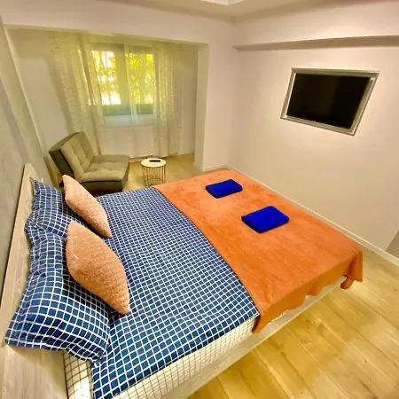 Mega Three Apartment