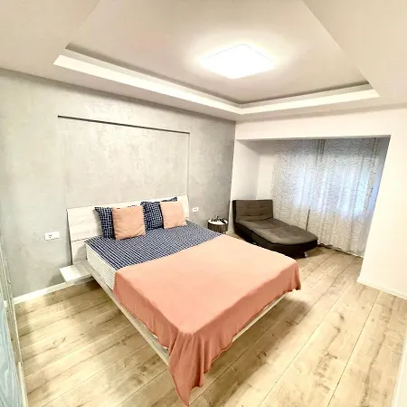 Mega Three Apartment *